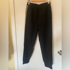 black & beige jogger